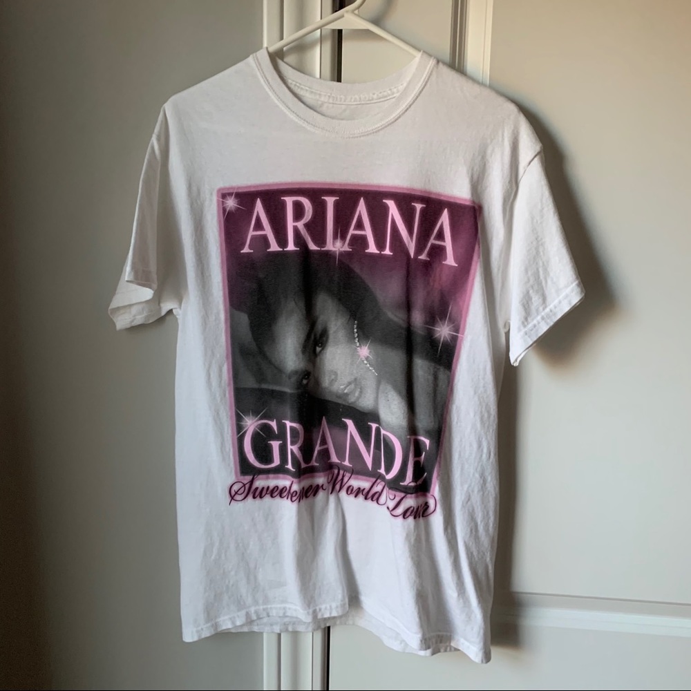 NWOT Ariana Grande sweetener tour t shirt